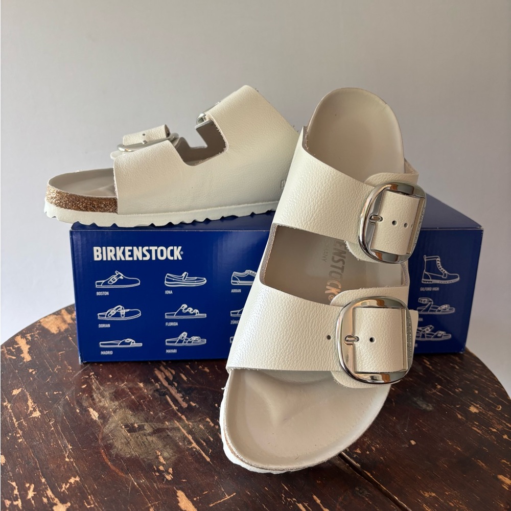 New Birkenstock White leather Arizona with large Silver Buckle. Never worn. 41.